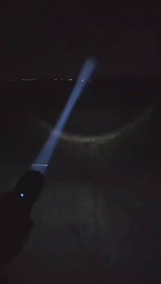 Besjaar zaklamp led oplaadbaar met 5200mAh Batterij - 7800 Lumen - USB-C Oplaadbaar - Waterproof IP65